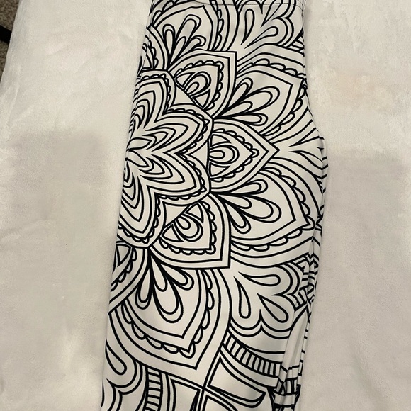 Leggings black & white size small - Picture 2 of 5